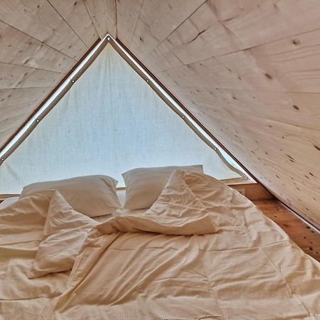 Отель Golife Center Glamping Лазе-в-Тухинью Экстерьер фото