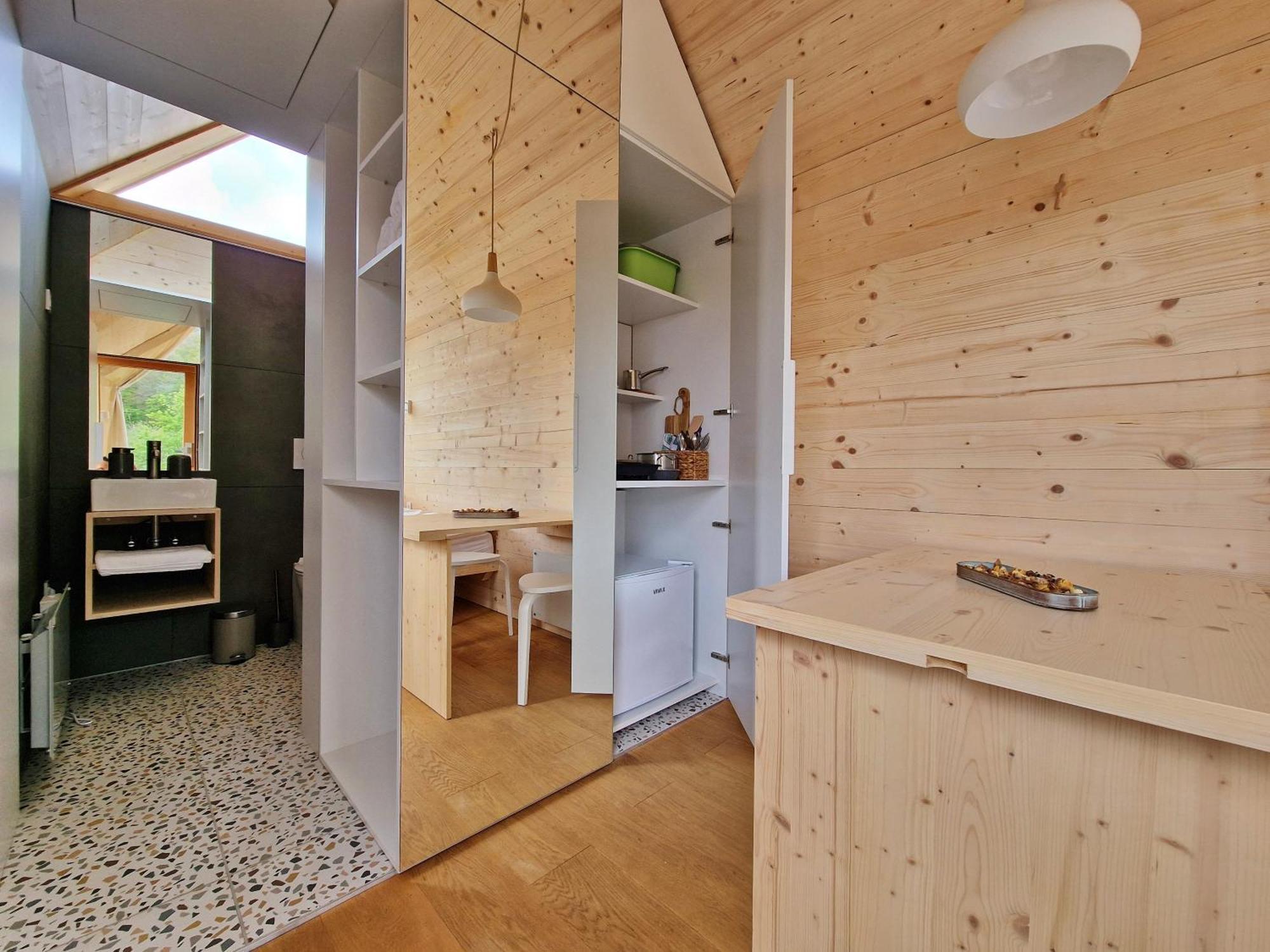 Отель Golife Center Glamping Лазе-в-Тухинью Экстерьер фото