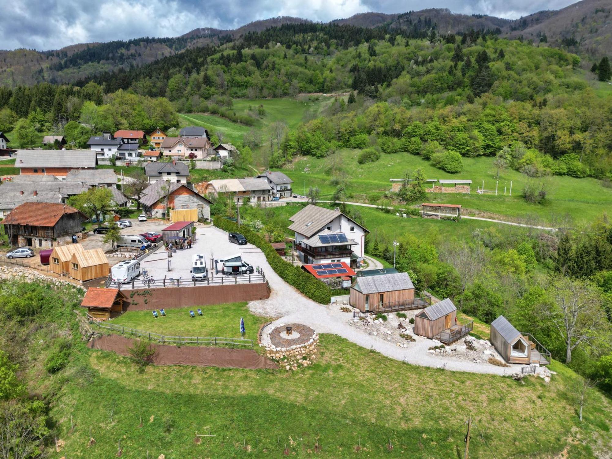 Отель Golife Center Glamping Лазе-в-Тухинью Экстерьер фото