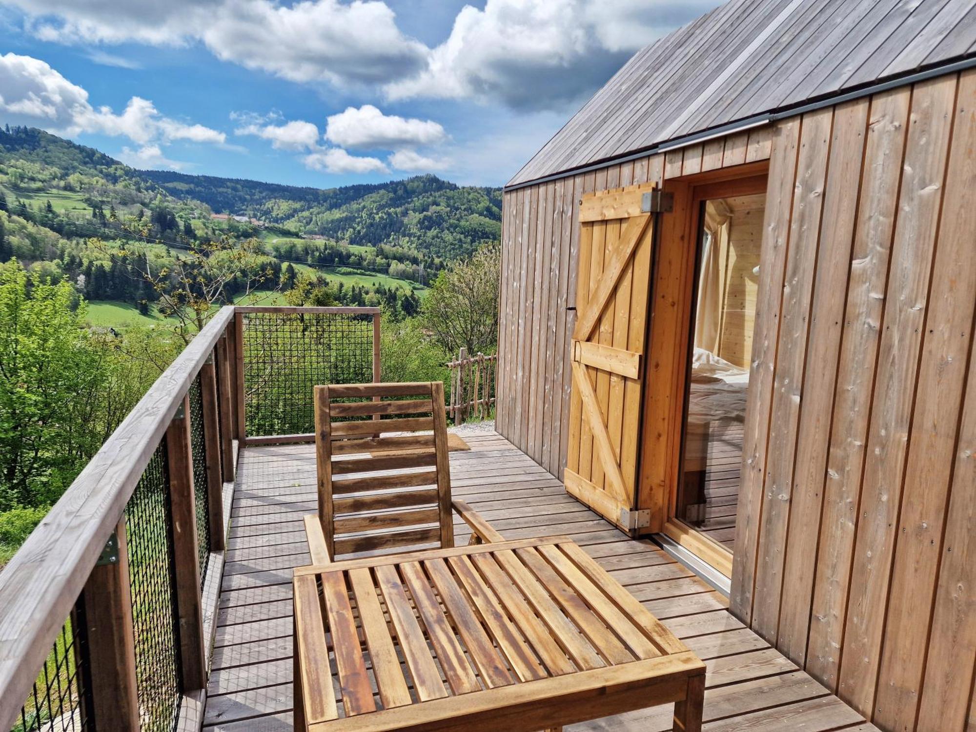 Отель Golife Center Glamping Лазе-в-Тухинью Экстерьер фото